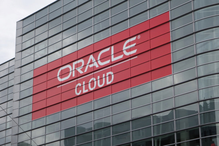شرکت اوراکل مبنای خود برای خدمات رسانی به کاربران خود در راستای حرکت به سمت ارائه پلتفرم ابر Oracle Cloud Platform با گسترش اتوماسیون مبتنی بر هوش مصنوعی AI قرار داده است.